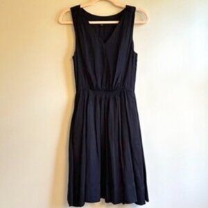 Banana Republic Navy Blue Sleeveless VNeck Fit and Flare Dress, Size 2